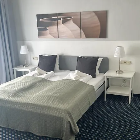 Self-Check-In Hotel Adlon-3