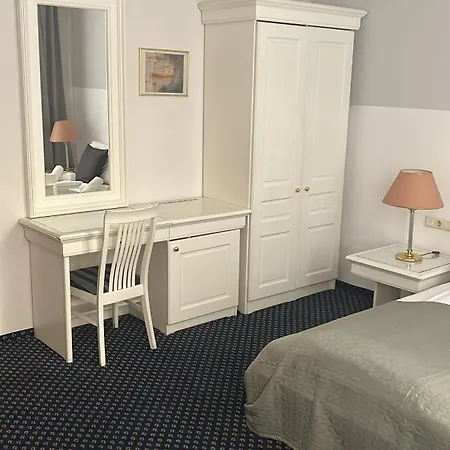 Self-Check-In Hotel Adlon-2