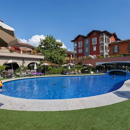 Aquazzurra Resort & Aparthotel-2