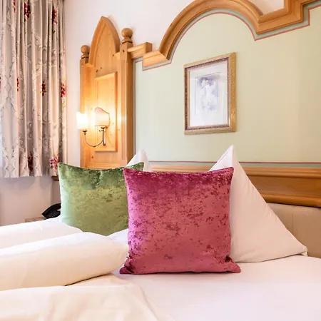 Hotel Schlosshof-3