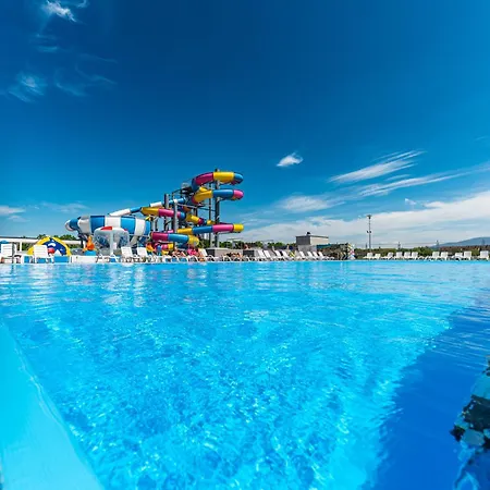 Holiday Park & Resort Cieplice Zdroj-2