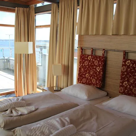 Hiddenseer Hotel-3