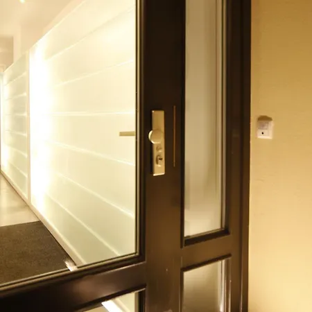 Hotel 38-3