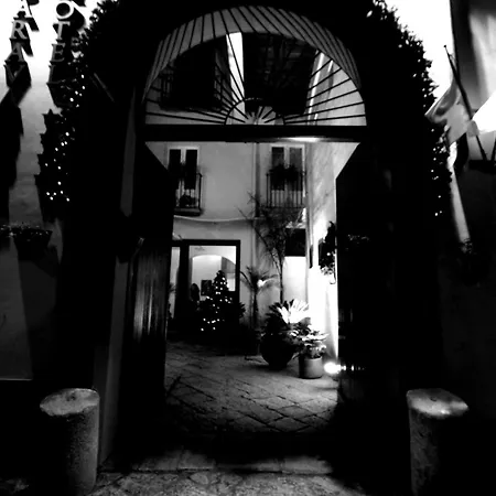 Caravaggio Hotel-3