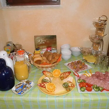 Hotel Pension zu Dresden Altpieschen-3