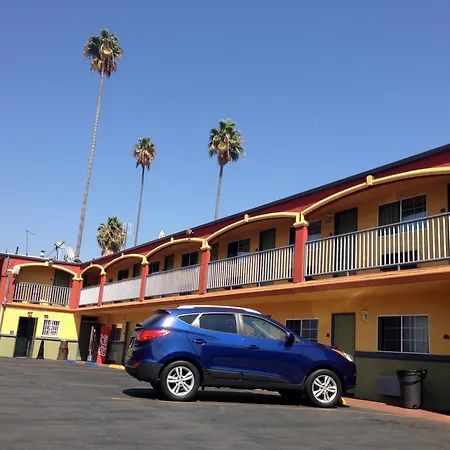 Economy Inn Hollywood-2