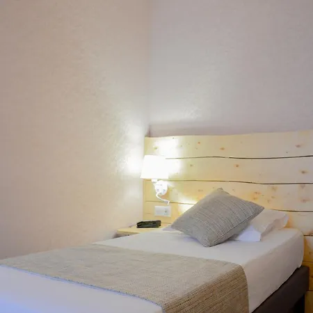 Hotel Busby-2