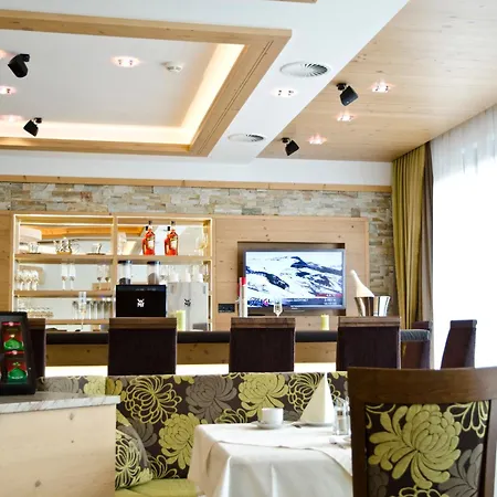 Hotel Garni Arosa-2
