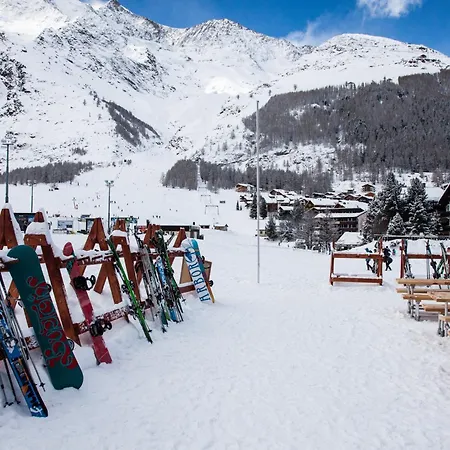 Hotel The Larix Ski-In Ski-Out-2