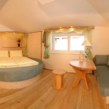 Bed&Breakfast Landhaus Strasser-3