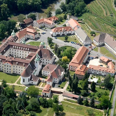 Gästehäuser St. Marienthal-2