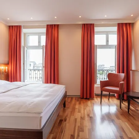 Hotel Schweizerhof Basel-3