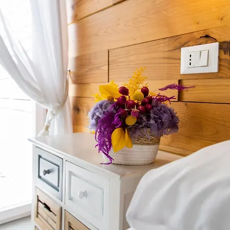 Glamroom Luxury Terrace-2