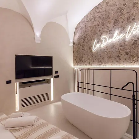 Panto - Rooftop Boutique Rooms-3