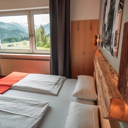 Hahnenkamm Hostel-2