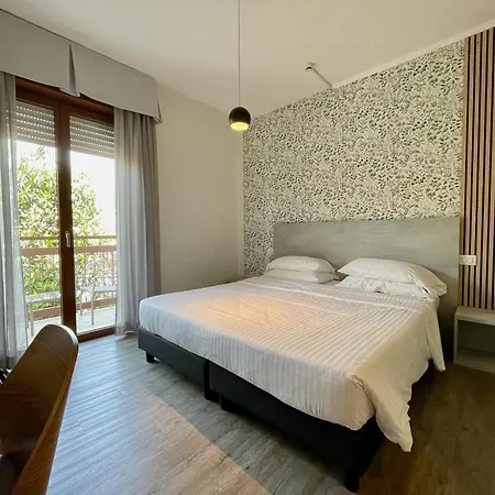 B City Hotel Bardolino-2
