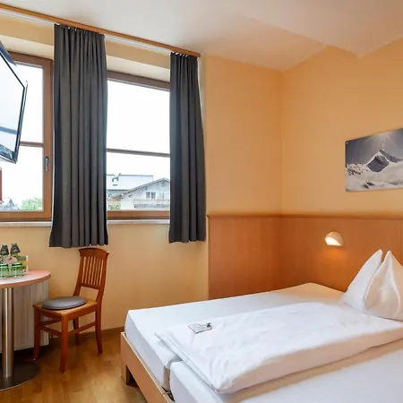 JUFA Hotel Kaprun-3