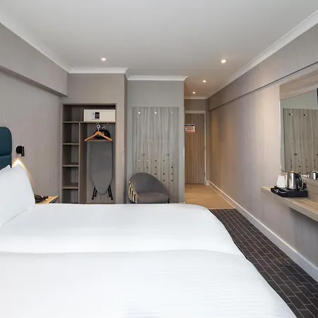 City Sleeper At Royal National Hotel-3