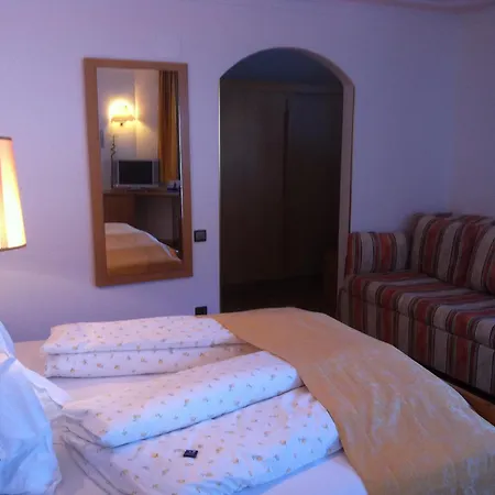 Hotel Serena-3