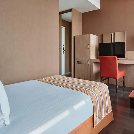 Theater Hotel-2