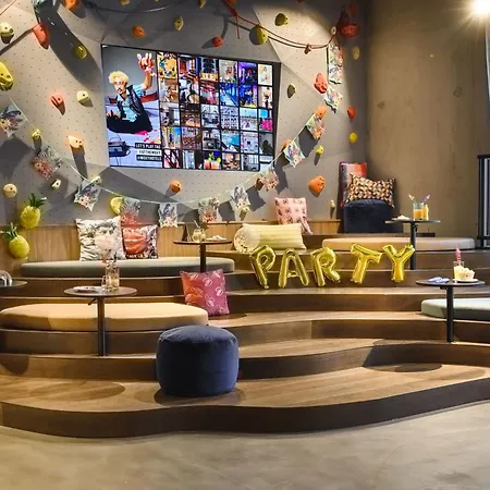 Moxy Dresden Neustadt-3