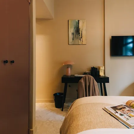 Hotel Omega-2