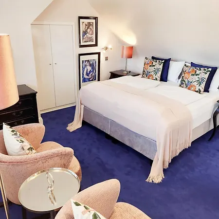 Boutique Hotel Sir & Lady Astor - The Charming City Hotels-3
