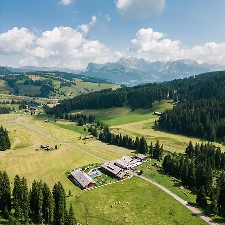 Dolomites Living Hotel Tirler-2