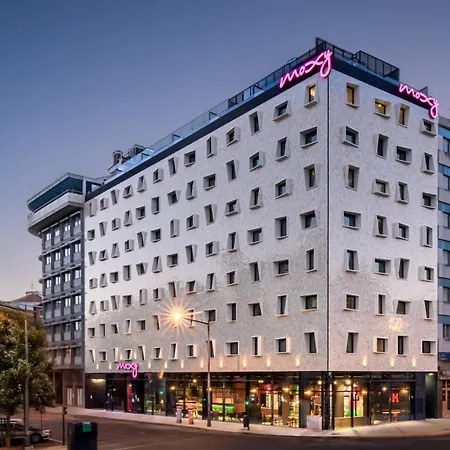 Moxy Lisbon City-3