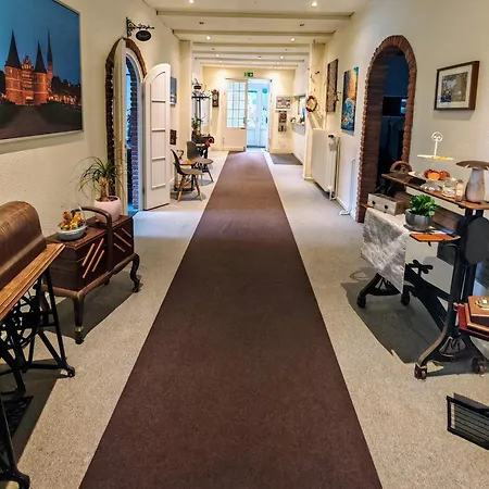 Hotel Schweizerhaus-2