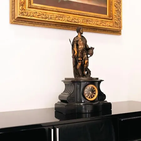Daphne Trevi Suites-3