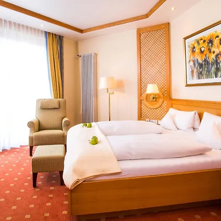 Thermenhotel Quellenhof-3