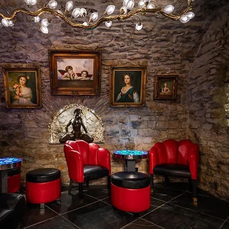 Hotel U Zlateho Stromu Prague By Bhg-2