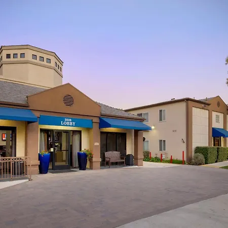 Best Western Royal Palace Inn & Suites-3