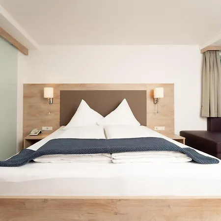 Hotel Garni Kristall-3