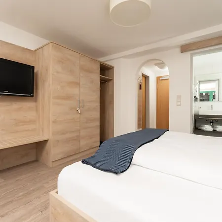 Hotel Garni Kristall-2