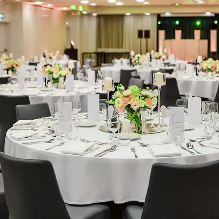 Courtyard By Marriott Warsaw Airport-3