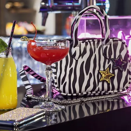 Moxy Lausanne City-3