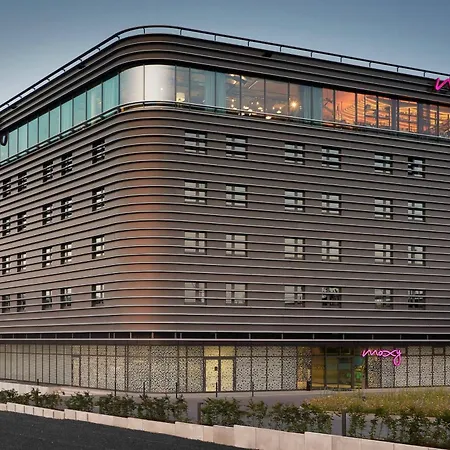 Moxy Cologne Bonn Airport-2
