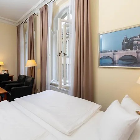 Akzent Hotel Am Goldenen Strauss-2