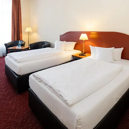 Akzent Hotel Am Goldenen Strauss-3