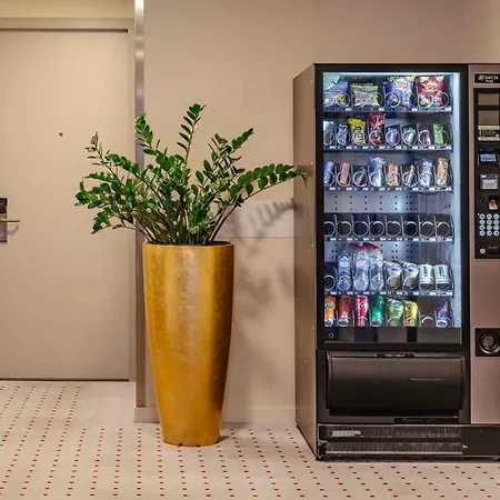 Plaza Premium Den Haag City Center-2