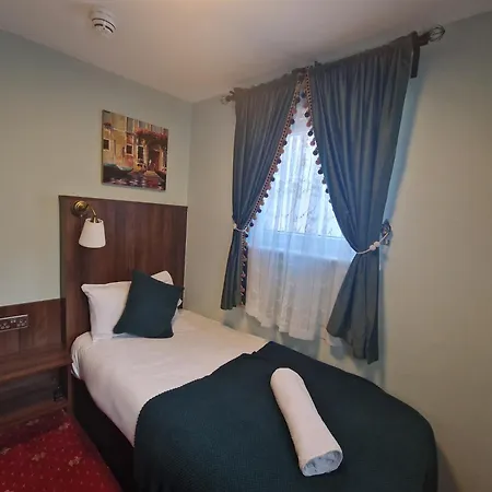 Lyndon Guesthouse-2