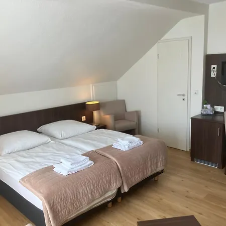 Hotel Mercedes - Self Check-In-3