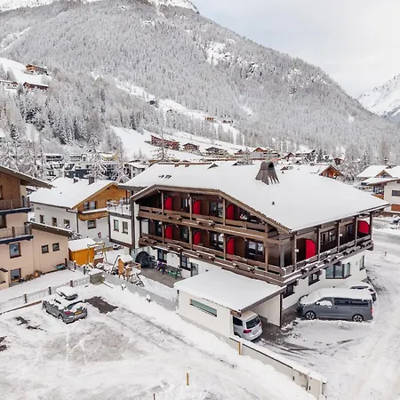 Hotel Garni Maria Theresia - Official Ötztal Summer Card Partner-2