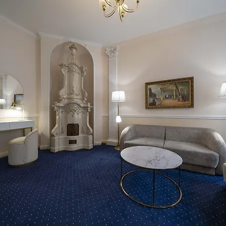 Hotel Embassy-3