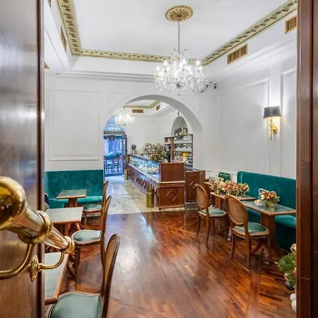 Daphne Trevi Suites-2