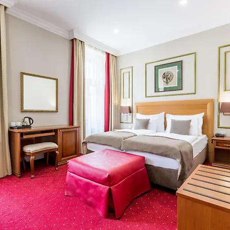 Hotel Caruso Old Town-3