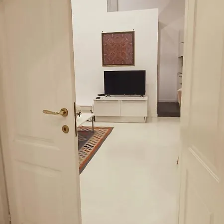 Relais Piazza Dei Martiri-3