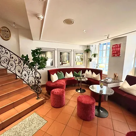 Roesli Guest House-3